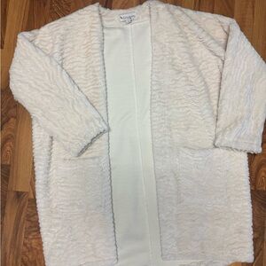 Ugg Koolaburra soft & cozy white open cardigan style sweater, small, great cond.